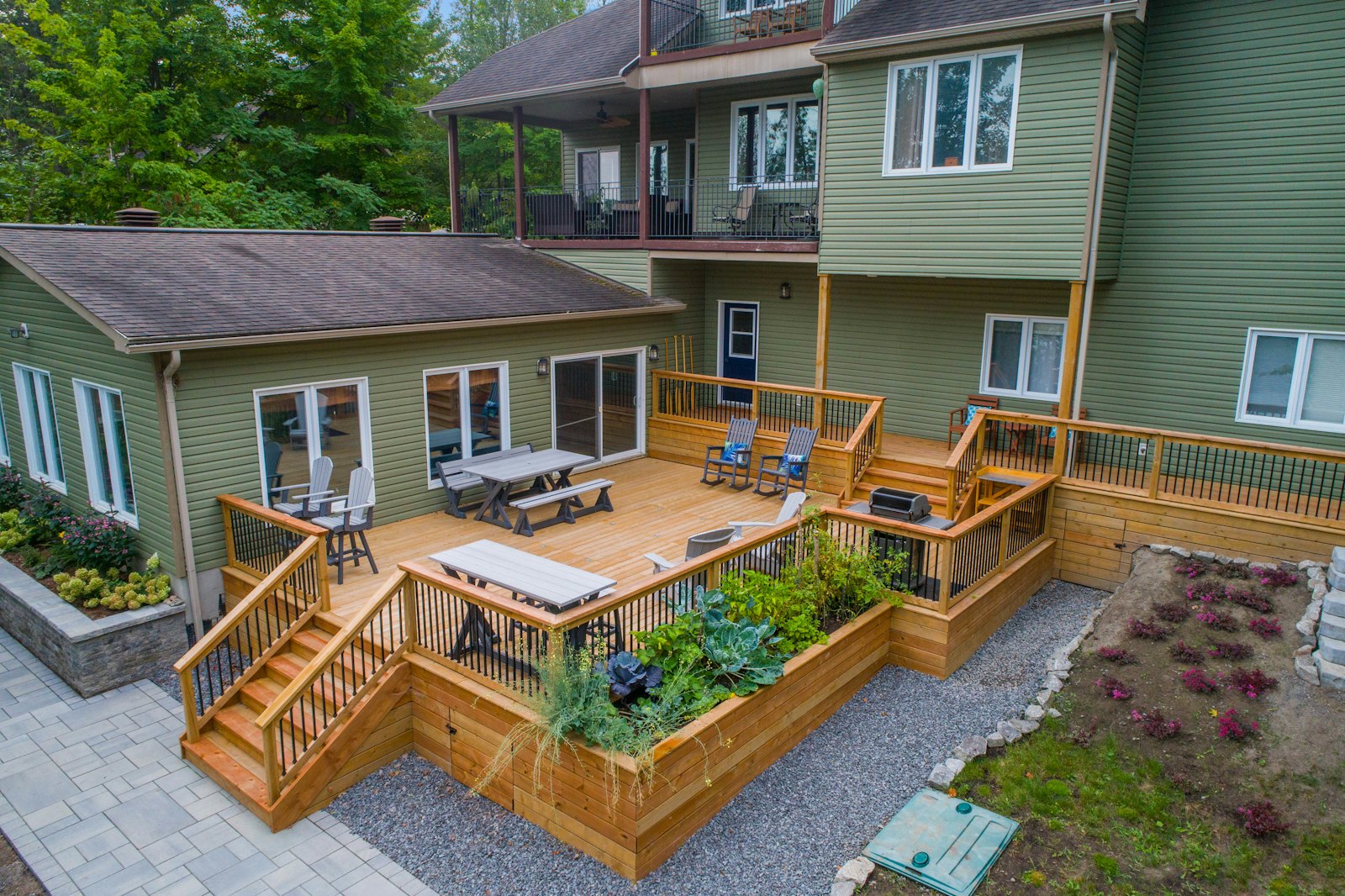 New deck and backyard of a finished project