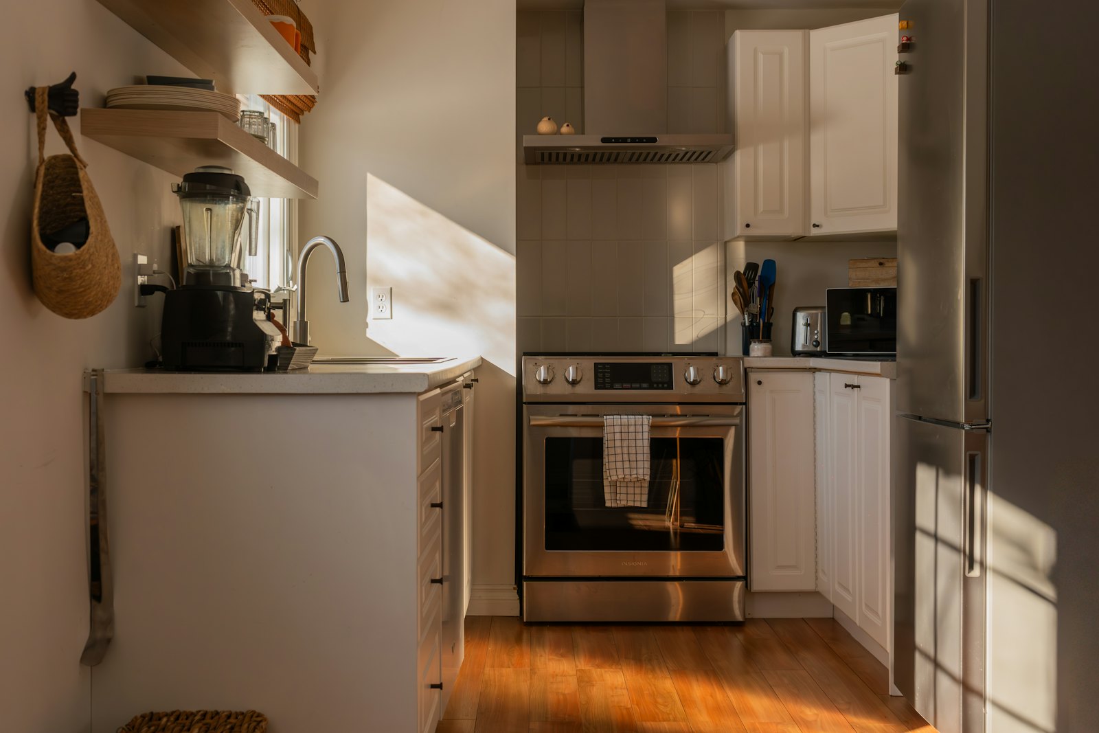 Bright compact kitchen